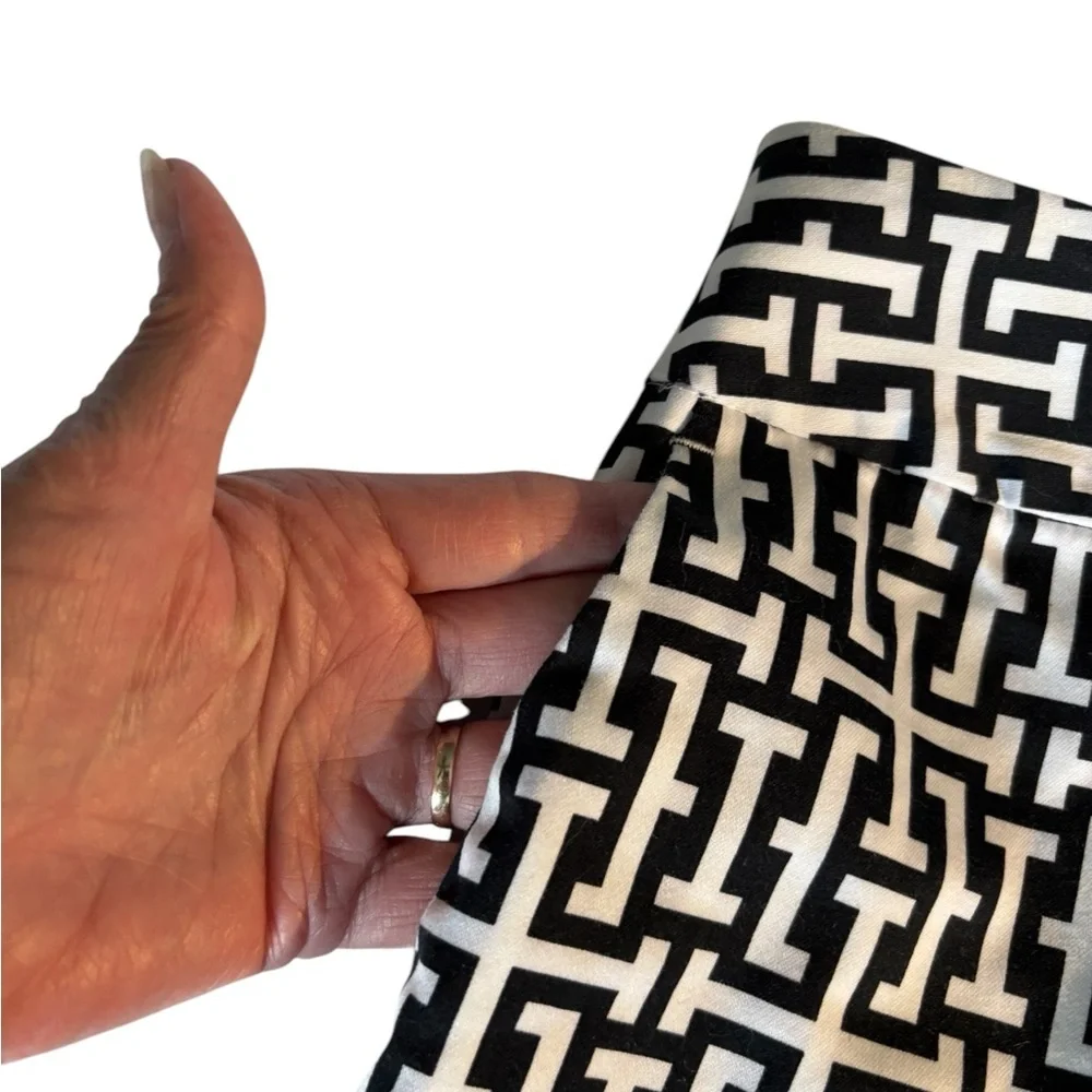 INC International Concepts Black & White Patterned Cuffed Midrise Chino Shorts 2 - Picture 4 of 16